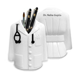 Gifteeng Personalized Doctor Coat Pen Stand - Name Engraved. For Doctors, Surgeons, Medico, Dr. & Medical Aspirants. Best Gifts for Birthdays, Graduation, and Special Occasions. (Fiber, 5 inch)